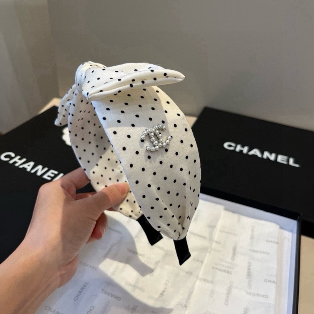 CHANEL Black and White Polka Dot Headband - Picture 4 of 5